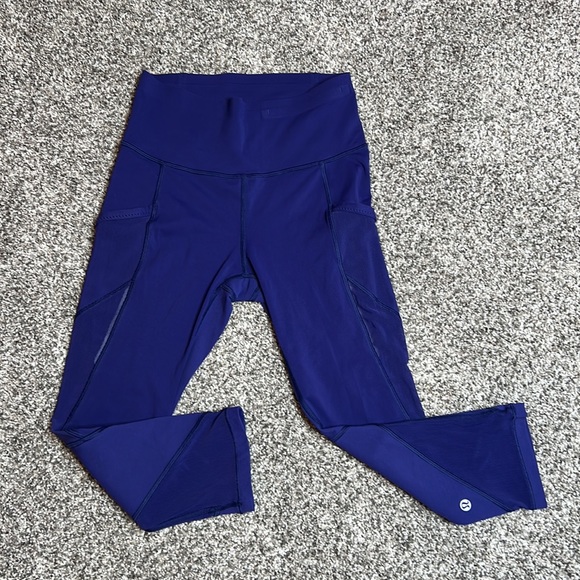Lululemon Fast As Light Crop Leggings with Mesh Details in Emperor Blue - size 4 - Picture 6 of 14
